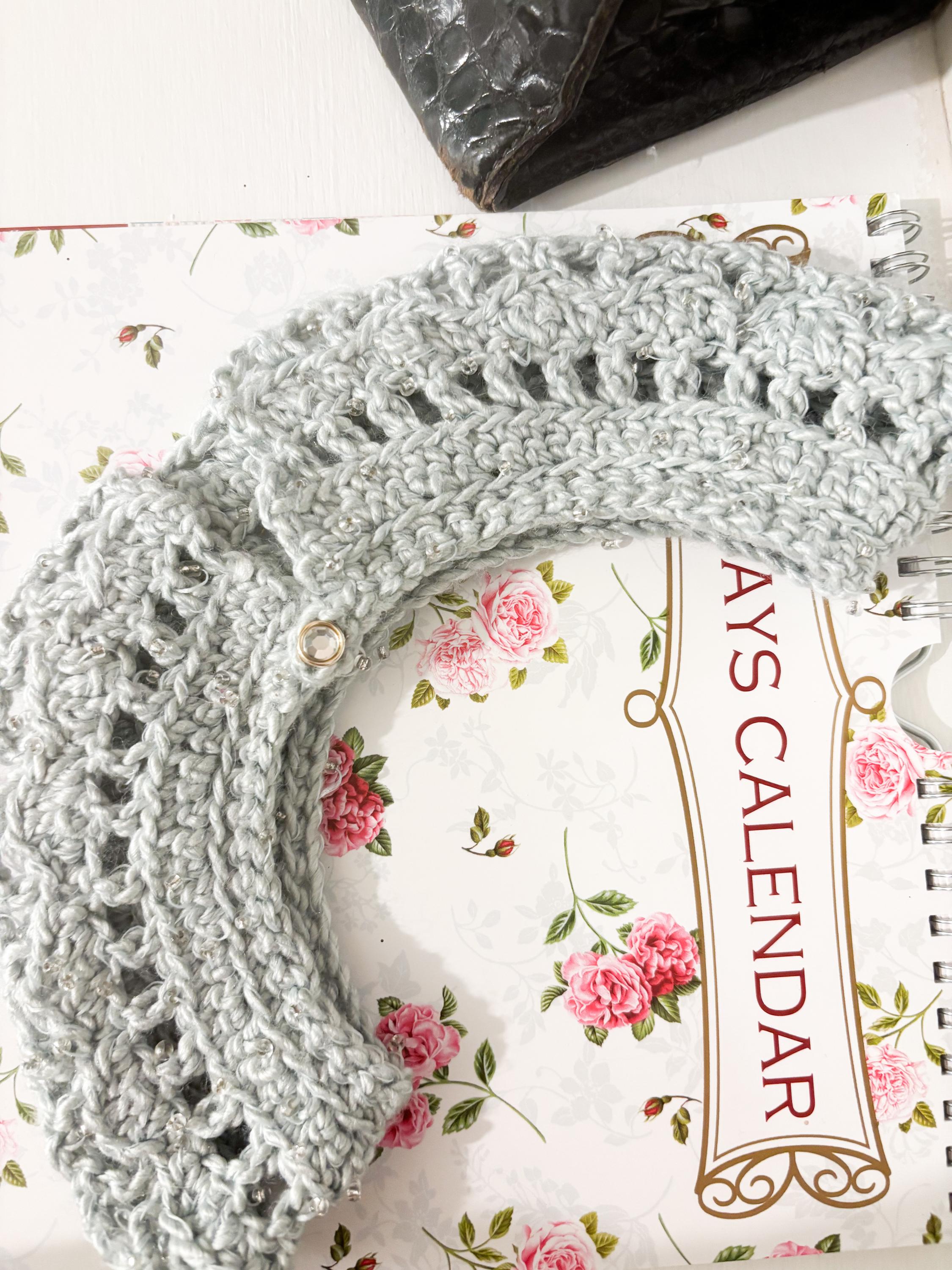Col Claudine ajouré bleu au crochet en coton perlé